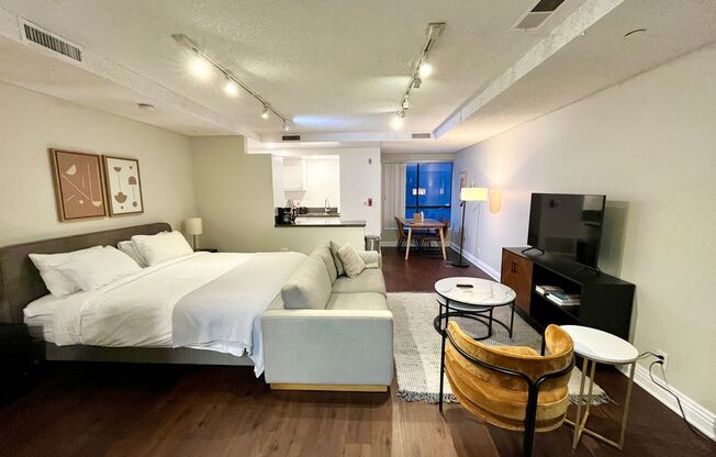 Studio, 1 bath, 600 sqft, $2,498, Unit 105