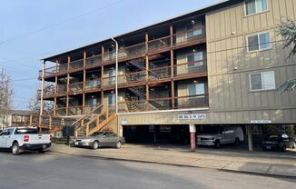 Holden01 - 1150 12th St NE