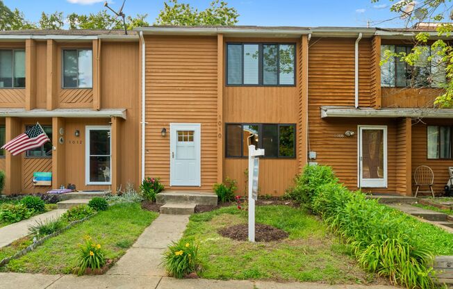 Broadneck Schools! Updated 3 Bedroom 3 Level Townhome