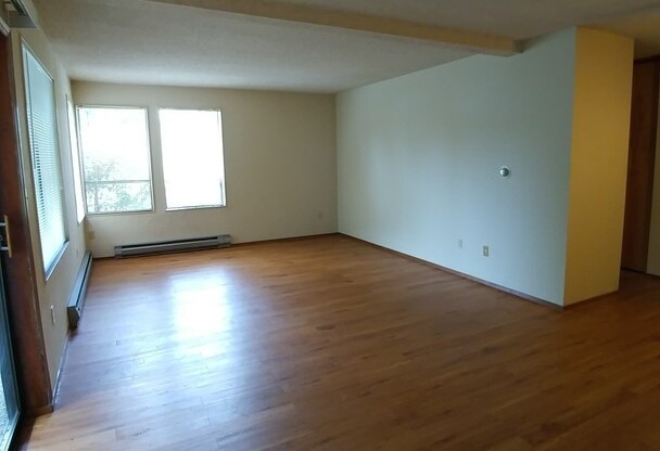 1 bed, 1.5 baths, 800 sqft, $1,345, Unit B6