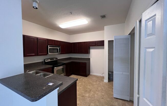 3 beds, 2 baths, $1,495, Unit UNIT 16 7