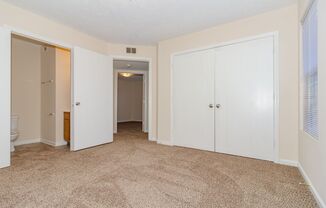 2 beds, 2 baths, 864 sqft, $900, Unit 153 Westside Drive