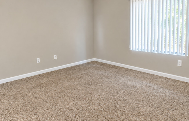 2 beds, 2 baths, $2,100, Unit 28