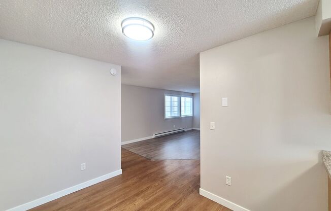 1 bed, 1 bath, $995, Unit 210