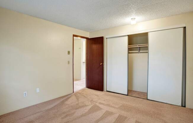 Soundview Bedroom Apartments in Federal Way, WA