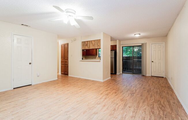 Kenniston Drive, 404