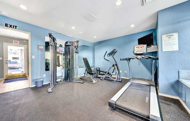 the gym at the preserve at polk apartments