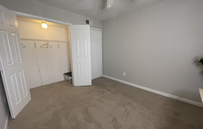 2 beds, 1 bath, 784 sqft, $1,099