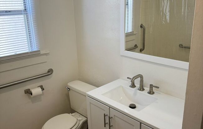 2 beds, 1 bath, $1,250, Unit 113-1/2