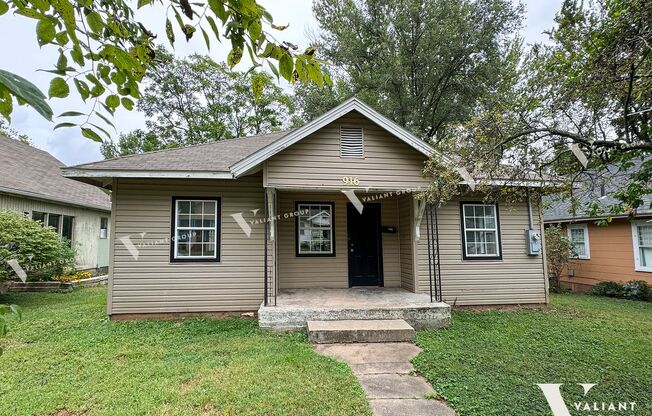 Cozy Bungalow-Style Three-Bedroom, One-Bathroom Rental Home in West Central