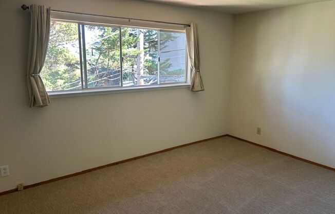 3 beds, 2 baths, $3,400, Unit 172