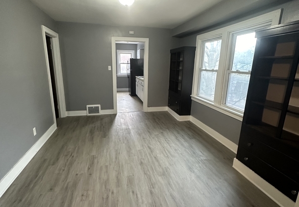 3209 W 115 ST