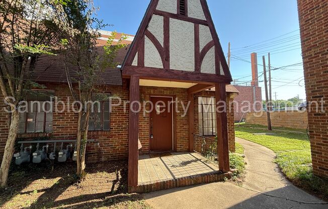1817 S Baltimore Ave