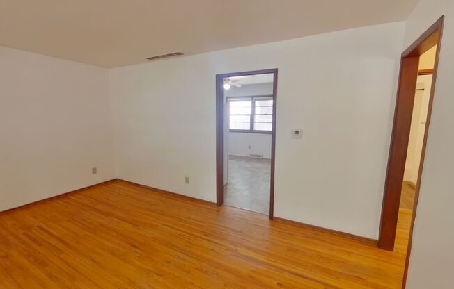2-Bedroom Home with Garage & Off-Street Parking – 104 S Mt Carmel, Wichita, KS