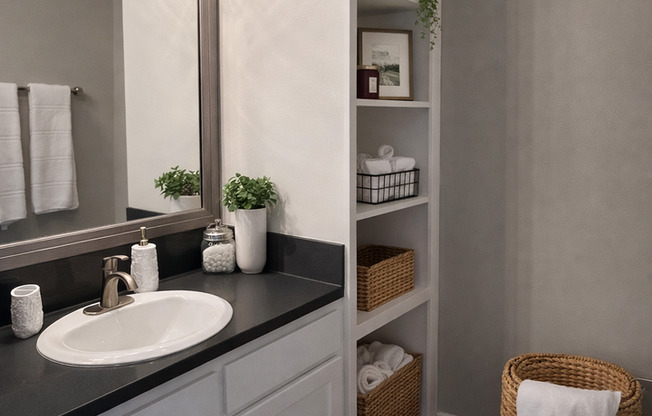 1 bed, 1 bath, 714 sqft, $1,795, Unit 094