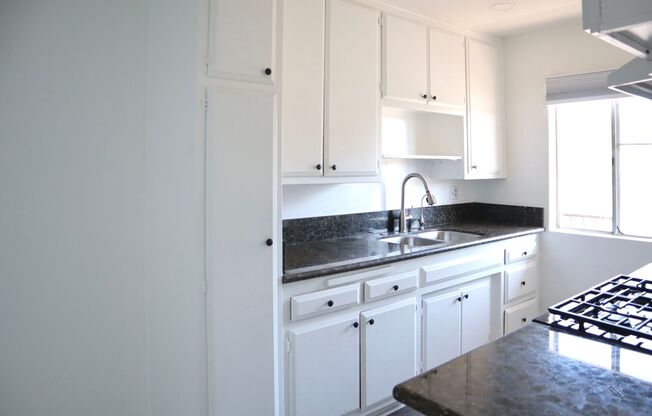 321 S Harvard Blvd Apartments