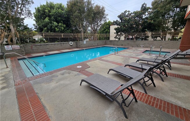8828 PERSHING DR