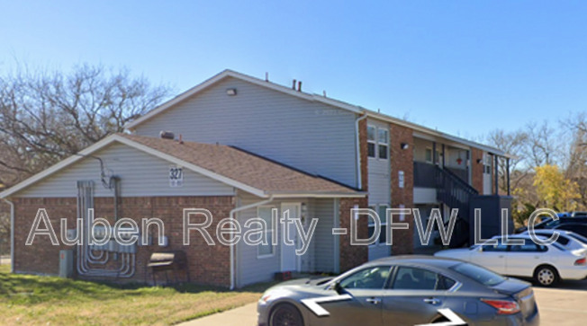 327 SE 3 ST