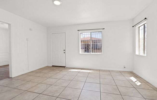 2 beds, 1 bath, $2,450