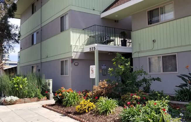 2 beds, 2 baths, 850 sqft, $2,895, Unit 31