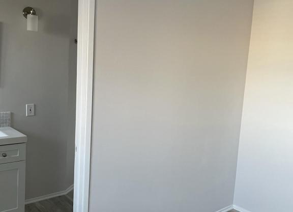 2 beds, 1 bath, 1,000 sqft, $1,995
