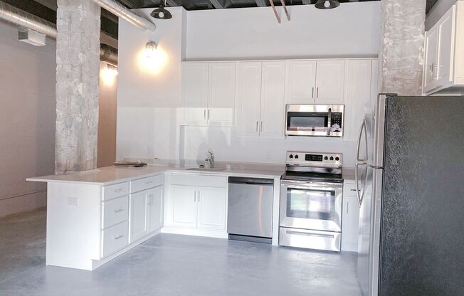 1 bed, 1 bath, 950 sqft, $1,375, Unit A113