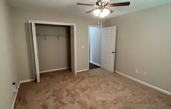 2 beds, 2 baths, 1,270 sqft, $1,500, Unit 2708-5 Upstairs 2BR 2BA Remodel Summit Pet Friendly