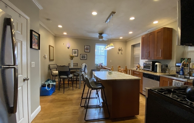 7 BALDWIN PL