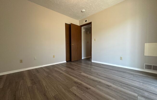 2 beds, 1 bath, $950, Unit 3