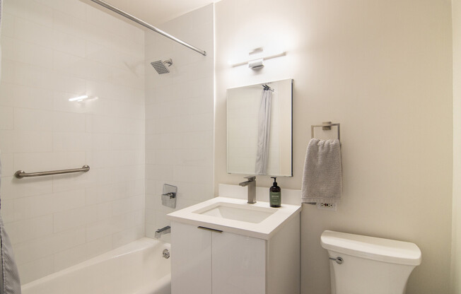 3 beds, 2 baths, $12,500, Unit 39F