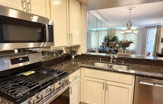 2 beds, 2 baths, $2,400, Unit # 206