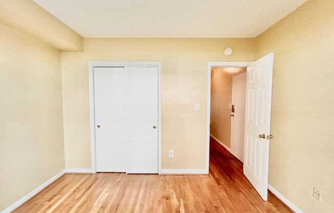 One-bedroom, one-bathroom condo in Foxhall