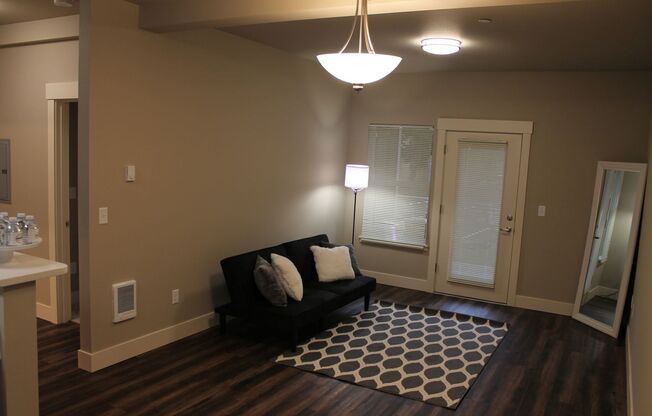 1 bed, 1 bath, 635 sqft, $1,395