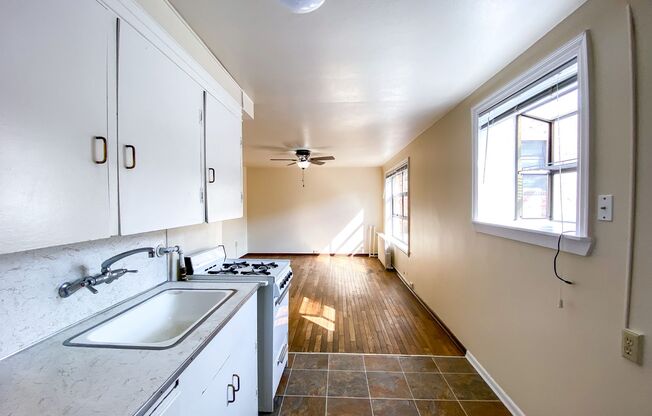 Studio, 1 bath, 350 sqft, $1,395, Unit 211 (#23)