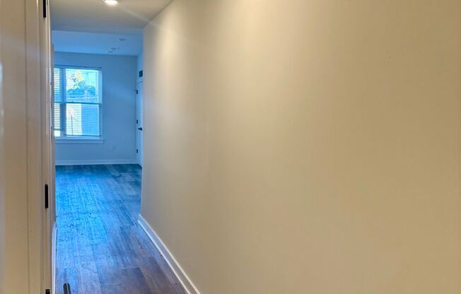 2 beds, 2 baths, 907 sqft, $1,850, Unit 207