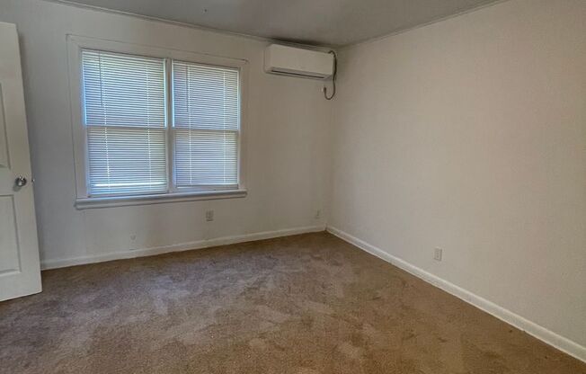 3 beds, 1 bath, $1,200