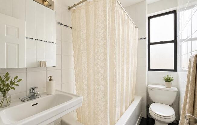 1 bed, 1 bath, 760 sqft, $6,000, Unit 16E