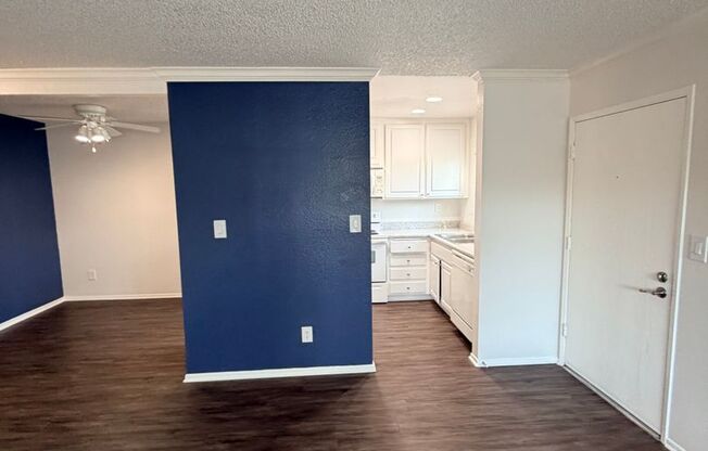 2 beds, 1 bath, 890 sqft, $2,590, Unit 304