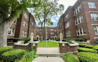 2518 N Lake Dr.