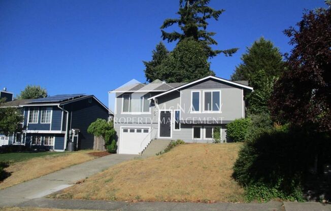 4 Bedroom, 1.75 Bathroom Home in North Tacoma