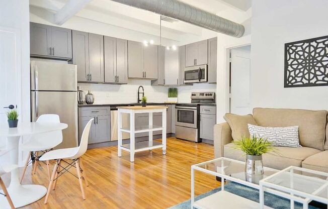 1 bed, 1 bath, 700 sqft, $1,345, Unit 224