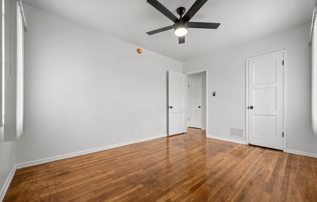 3 beds, 1 bath, $3,000, Unit 4075 unit D