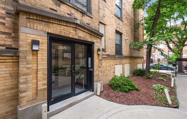 6152-58 S. Martin Luther King Dr.
