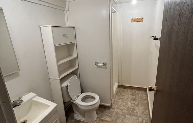 909.1x - 1221 Thomas Rd. #1-7