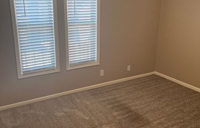 2 beds, 1 bath, 948 sqft, $1,179, Unit 059