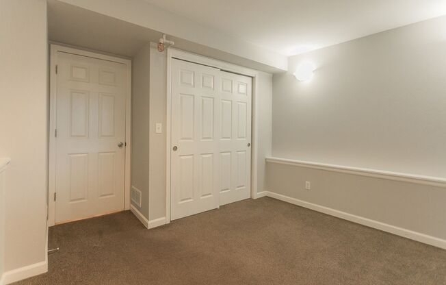 3 beds, 2 baths, 1,028 sqft, $4,185, Unit 109