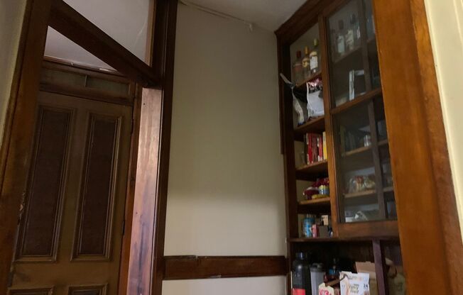 4 beds, 2 baths, $2,350, Unit 7