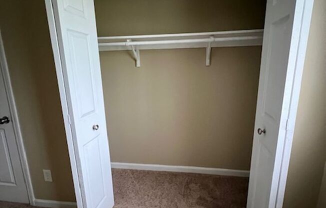 1 bed, 1 bath, 665 sqft, $925, Unit 76