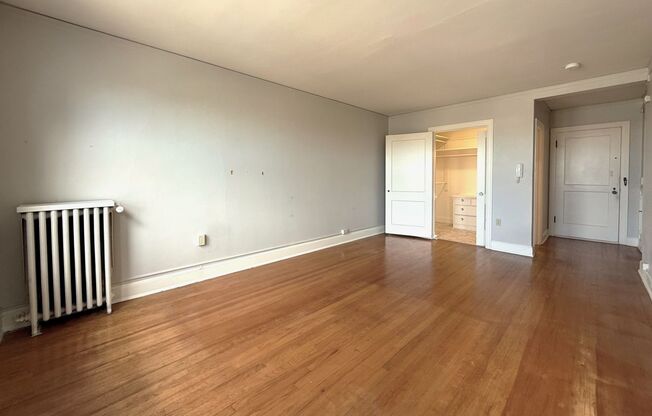 Studio, 1 bath, 460 sqft, $1,525, Unit 307
