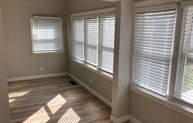 Large remodeled 4bed/2bath close to schools and transportation!